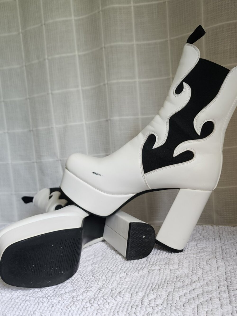 Dolls Kill White Flame Platform Chelsea Boots Women's Size 8 Gothic Chunky Heels - Picture 8 of 10